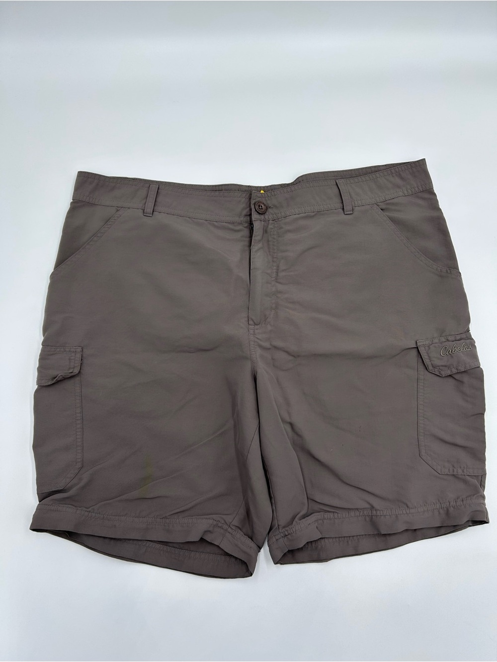 Cabela's Men's Cargo Shorts in Taupe Gray 40w x 30